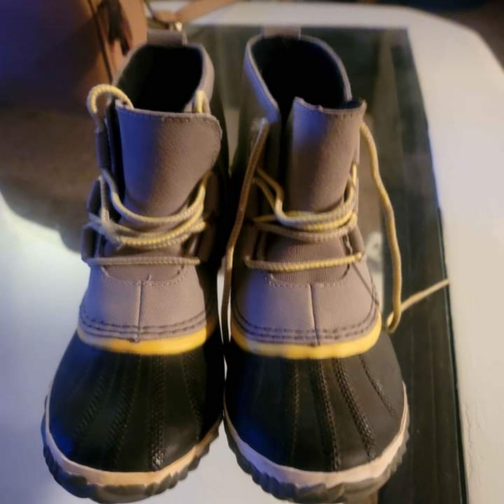 Sorell Rain Boots Size 6